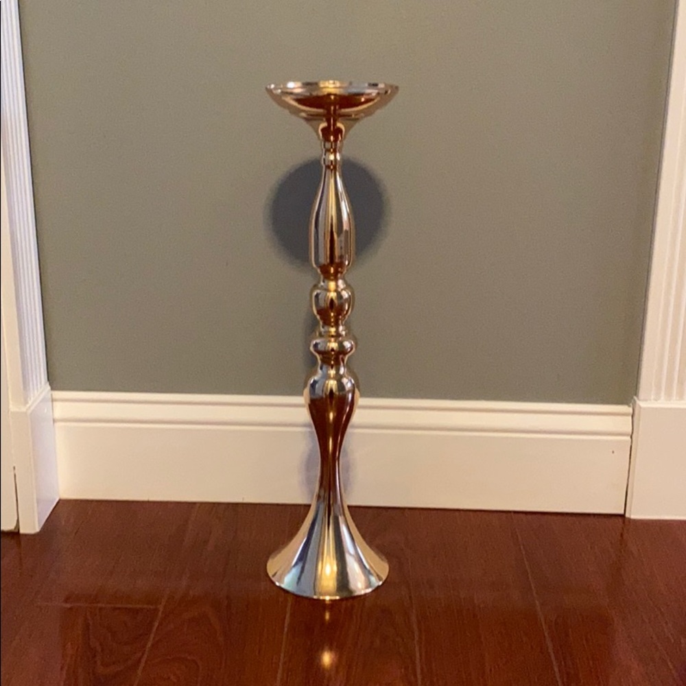 Flower holder centerpiece